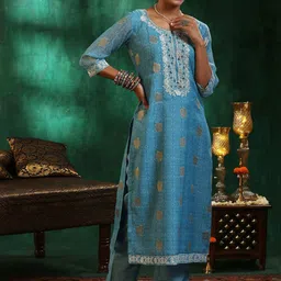 Libas Women Ethnic Motifs Regular Sequinned Kurta with Trousers & With Dupatta image 5