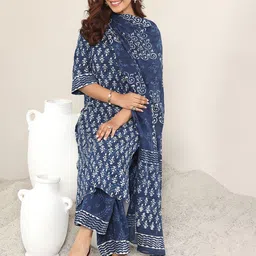 Libas Floral Printed Round Neck Straight Kurta With Palazzos And Dupatta image 4