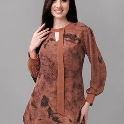 GUFRINA Brown Abstract Printed Keyhole Neck Georgette Longline Top-picture-32