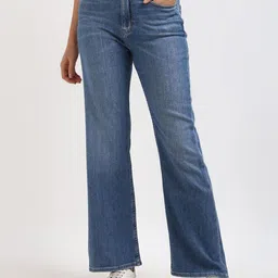 Calvin Klein Jeans Women Clean Look Light Fade Bootcut Jeans-image-19