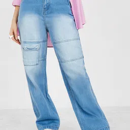 Styli Women Wide Leg High-Rise Mildly Distressed Heavy Fade Cotton Jeans-picture-18