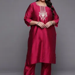 Sztori Plus Size Floral Yoke Design Regular Thread Work Kurta With Trousers-picture-26