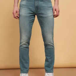 Wrangler Men Tapered Fit Mid Rise Heavy Fade Stretchable Jeans image 2