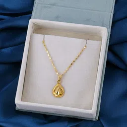 DressBerry Gold Plated Leaf Shape Pendant With Chain image 1