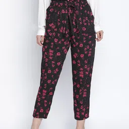 Oxolloxo Women Black Floral Printed Pleated Peg Trousers-picture-32