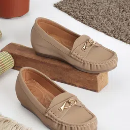 Carlton London Women Round Toe Lightweight Loafers-image-50