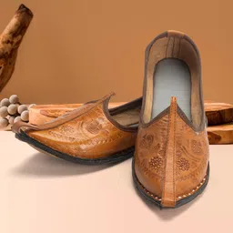 Goatter Men Tan Printed Leather Mojaris image 1