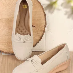 sneakers villa Women Woven Design Loafers-image-60