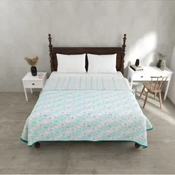 BED-SHEET.COM Green & White Geometric Cotton 150 GSM Double Bed Dohar & 2 Pillow Covers image 1