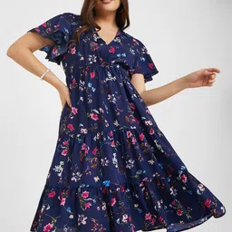 Styli Ditsy Print V-Neck Flared Sleeves Knee Length Dress-picture-33