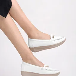 Shoetopia Women Lightweight Comfort Insole Contrast Sole Slip-On Sneakers-image-72