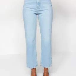 Trendyol Women Light Fade Straight Fit Jeans-picture-18