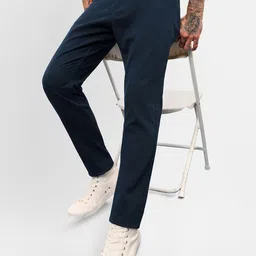 Beyoung Men Mid-Rise Easy Wash Pure Cotton Chinos-picture-23