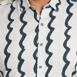 Instafab Plus Classic Abstract Printed Spread Collar Cotton Casual Shirt image 3