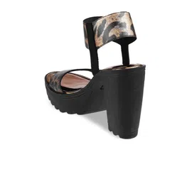 Catwalk Women's Bronze-Toned Printed Platform Sandals image 3