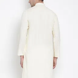vastramay Men Solid Cotton Blend Straight Kurta image 4