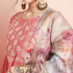 AKS Floral Embroidered Kurta With Trousers & Dupatta image 2