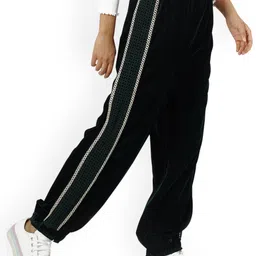 Taurus Women Green Solid Jogger image 3