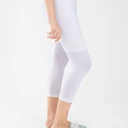 indian flower Girls White Solid Three-Fourth Length Leggings image 4