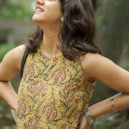 Anni Designer Women Floral Printed Regular Kurta with Trousers image 3