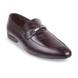 Metro Men Textured Round Toe Leather Formal Slip-On Shoes image 2