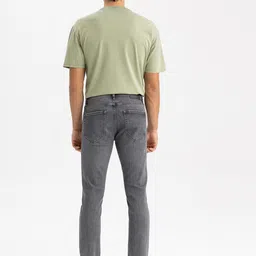 DeFacto Men Regular Fit Mid Raise Cotton Jeans image 2