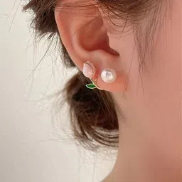 FIMBUL Pearl Studded Floral Gold-Plated Studs Earrings image 3