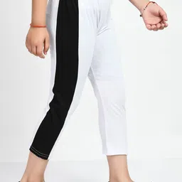 IndiWeaves Girls Pack Of 4 Striped Pure Cotton Capris image 2