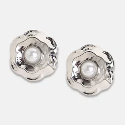 SOHI Silver-Plated Pearls Beaded Studs Earrings image 4