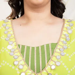 vibes by deebaco DEEBACO Printed V-Neck Three-Quarter Sleeves Top With Palazzo With Inner Bustier image 2