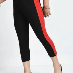 IndiWeaves Girls Pack Of 3 Colourblocked Pure Cotton Capris image 3