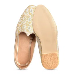 Aristitch Men Cream-Coloured Woven Design Mojaris image 5