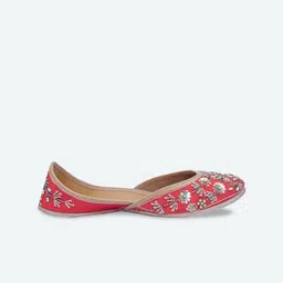 NR By Nidhi Rathi Women Red Hand embroidered & Embellished Mojaris Flats image 4