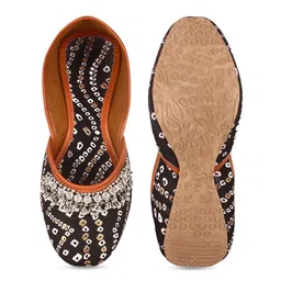 Apratim Printed Embellished Mojaris image 5