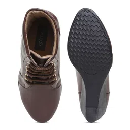 VALIOSAA Brown High-Top Wedge Heeled Boots image 2