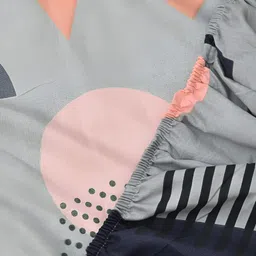 RRC Pink & Grey Geometric 144 TC King Fitted Bedsheet with 2 Pillow Covers image 2