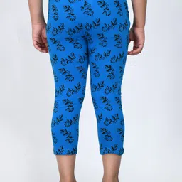 IndiWeaves Girls Pack Of 3 Printed Pure Cotton Capris image 2