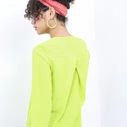 Tokyo Talkies Woman Lime Green Solid V-Neck Top image 3