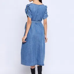 Ruhaans Denim Puff Sleeves Tie Up Fit & Flare Midi Dress With Belt image 4