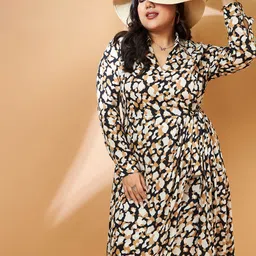 SASSAFRAS Curve Plus Size Abstract Print Georgette Wrap Midi Dress-picture-41