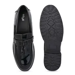 Styli Men Round Toe Comfort Insole Tassel Chunky Loafers image 5