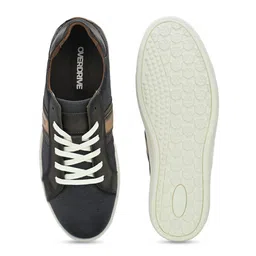 Overdrive Men Textured Lightweight Sneakers image 3