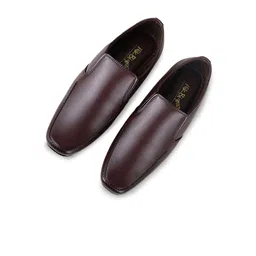 HikBi Men Leather Formal Slip-On Shoes image 3