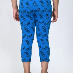 IndiWeaves Girls Pack Of 4 Printed Slim Fit Cotton Capris image 3