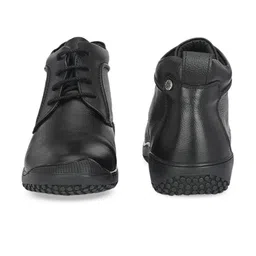 MONDAIN Men Textured Leather Regular Boots image 4