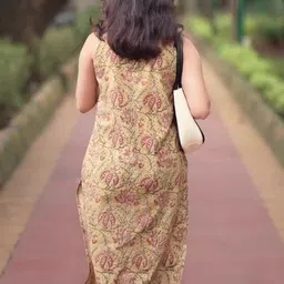 Anni Designer Women Floral Printed Regular Kurta with Trousers image 5