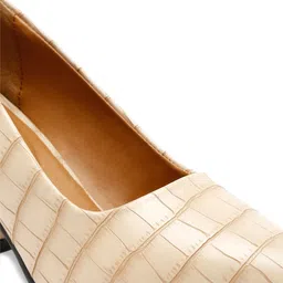 Bruno Manetti Cream-Coloured Textured PU Block Pumps image 4