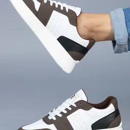 RUN SEVEN Men Colourblocked Lace Up Sneakers image 2