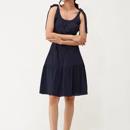 AASK Tie-Up Detail Crepe Dress image 2