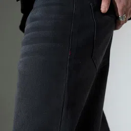 Hubberholme Men Relaxed Fit Mid-Rise Low Distress Jeans image 4